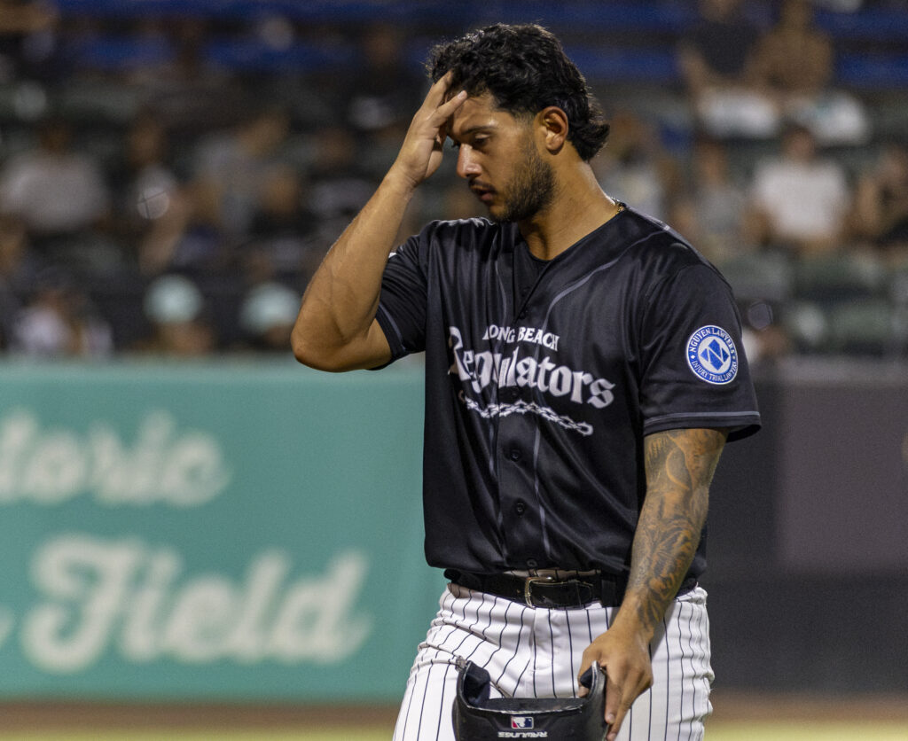 Coast bats go cold in series-tying defeat to Roadsters