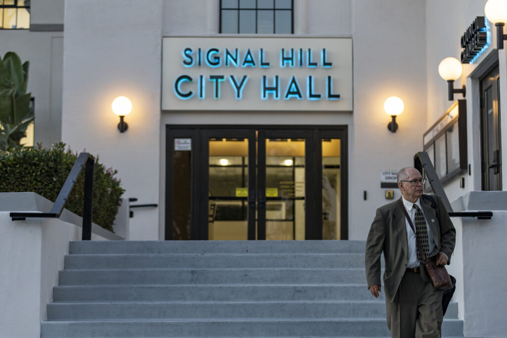 Signal Hill is getting voting districts. Here’s how to shape the process. 