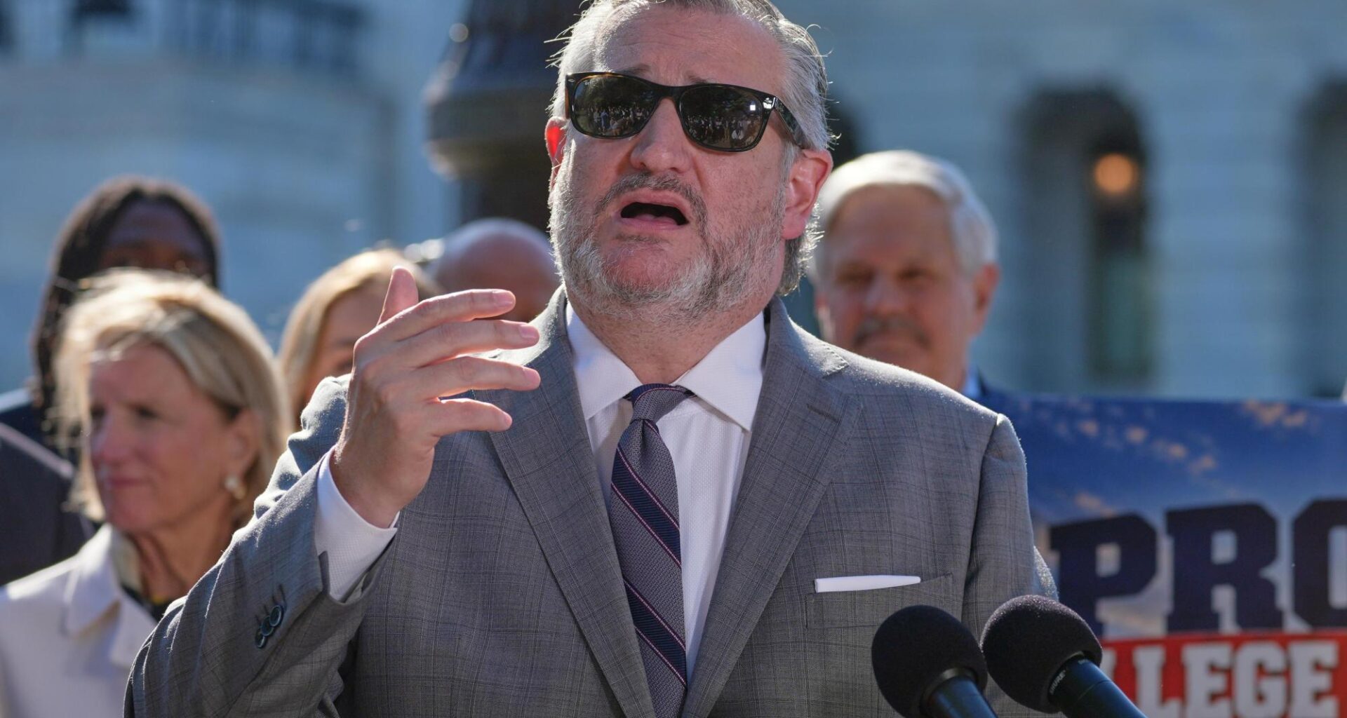 Sweeping college sports overhaul bill clears hurdle in Senate vote