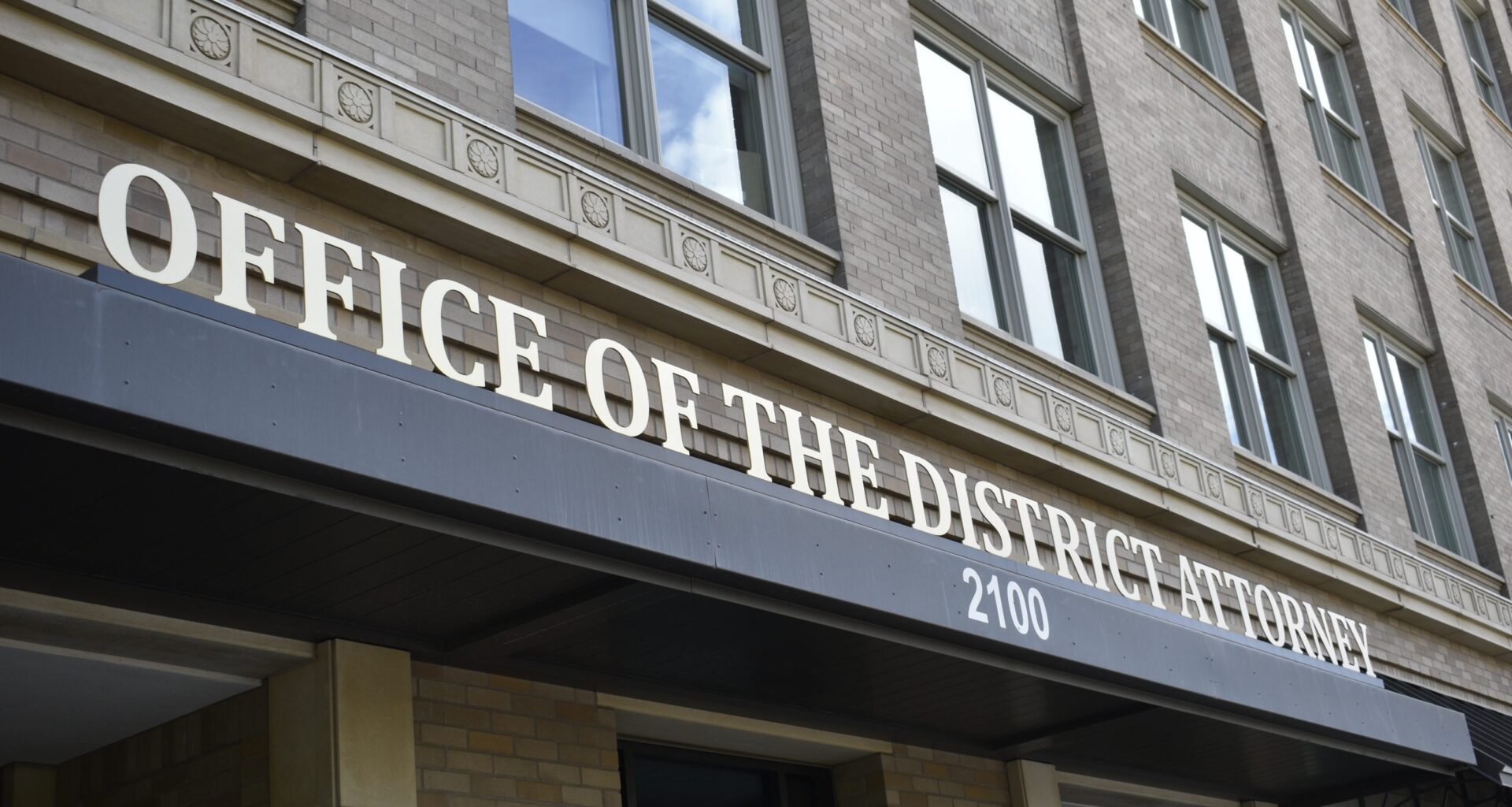 Fresno Supervisors move to arm District Attorneys after stabbing