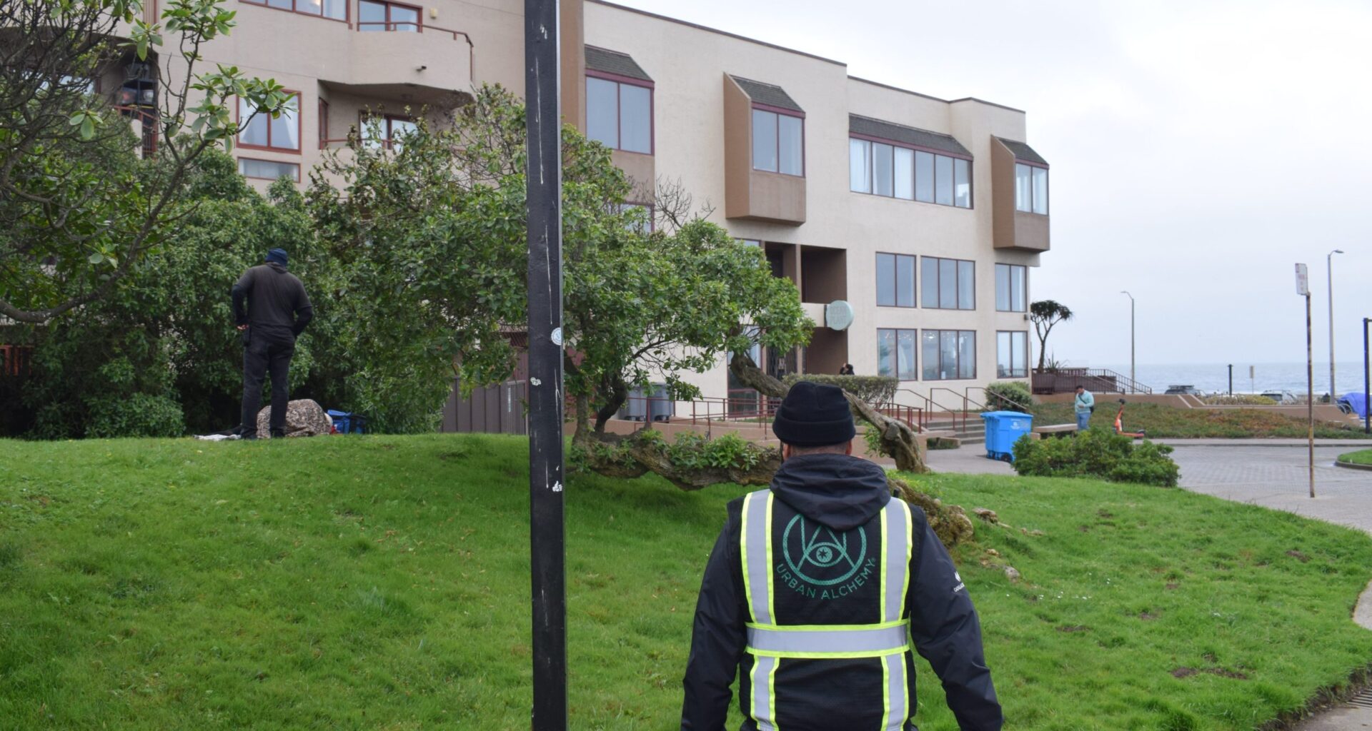 Urban Alchemy street ambassadors come to the Outer Richmond