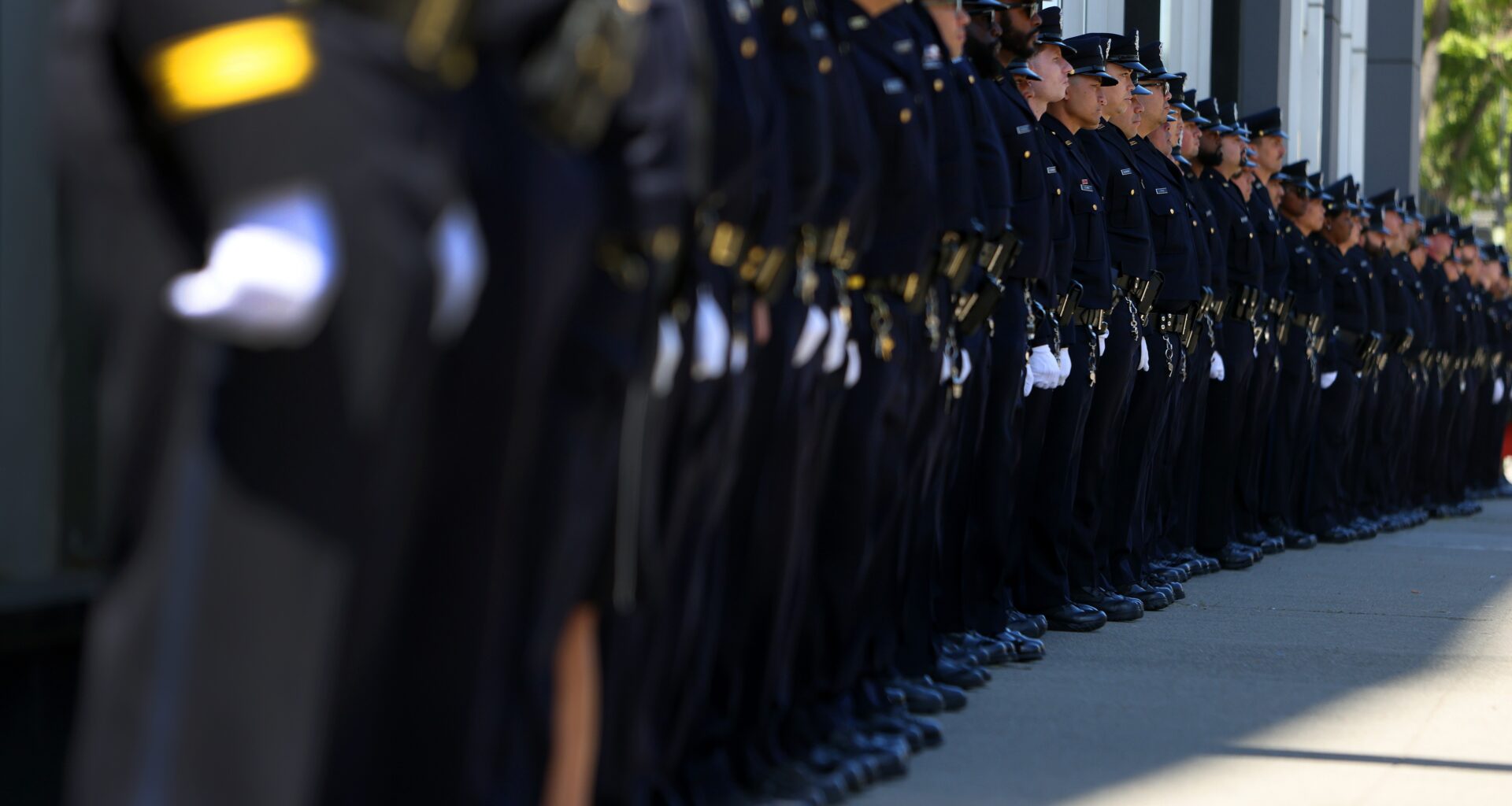 Oakland police union agrees to pay hike in tentative agreement