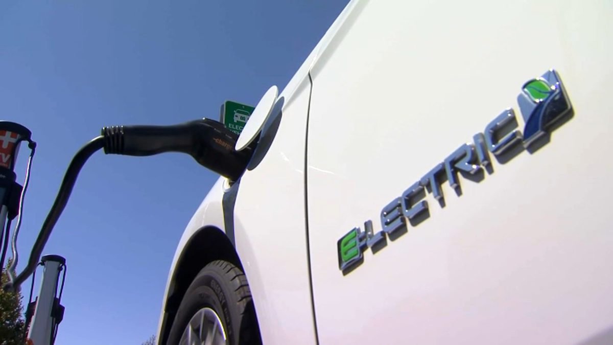 Newsom signs new laws to accelerate California’s EV future and cut charger red tape – NBC Bay Area