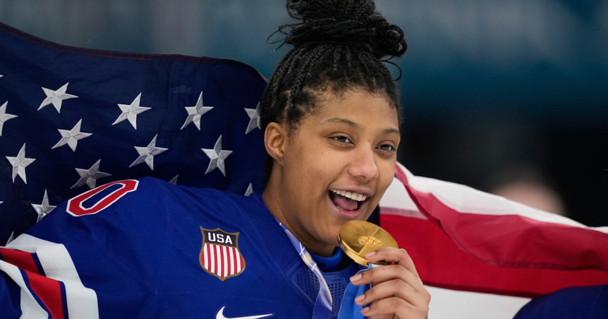 Laila Edwards Signs with PWHL San Jose – Annenberg Media