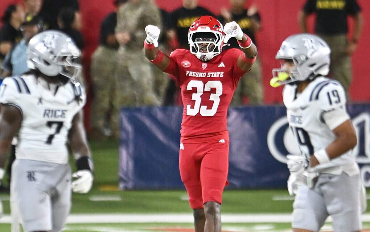 Fresno State defensive back Taylor Powell gives a thumbs down after Rice failed to complete a fourth quarter pass in the Bulldogs' 38-24 win over the Owls Saturday, Sept. 26, 2026 in Fresno.