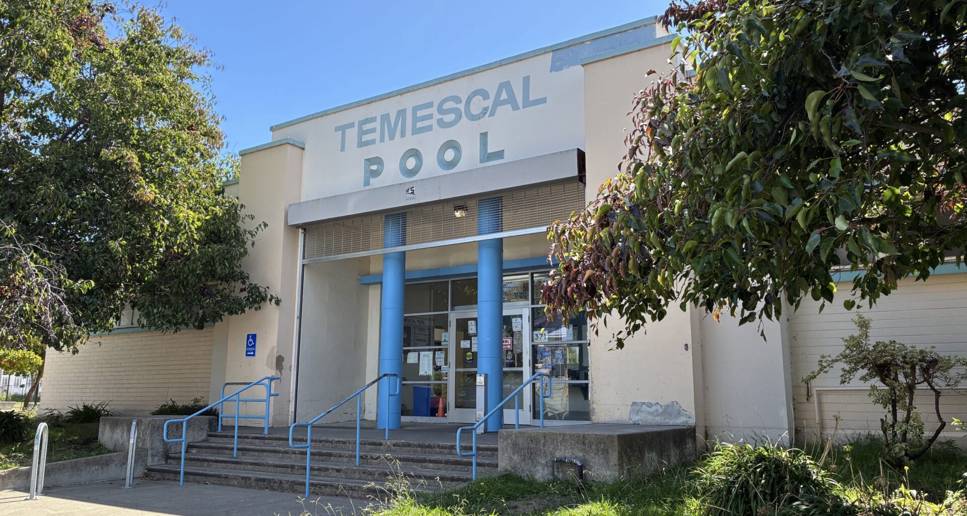 Temescal Pool swimmers go to hospital with chemical injuries