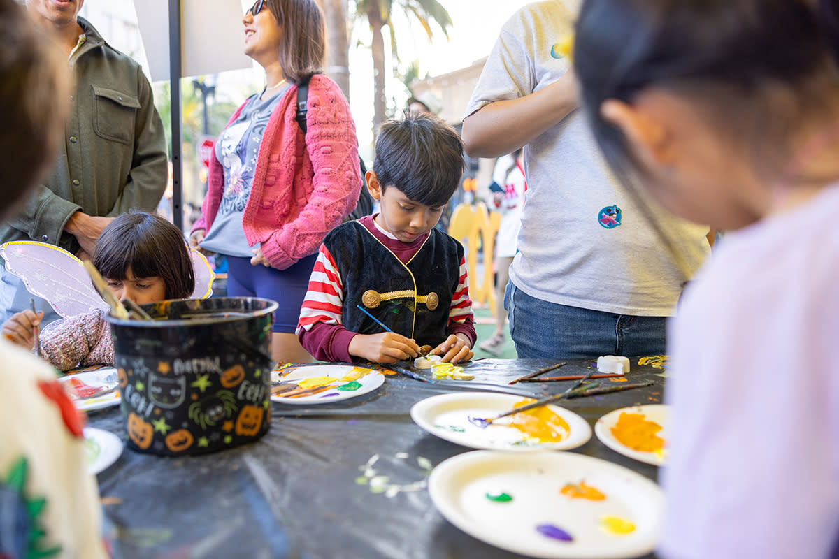 Kids at festival Arts and Crafts
