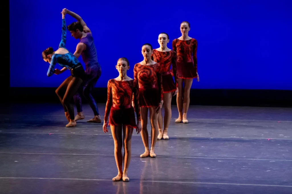 Los Angeles Ballet in "Wavelength". Photo by Cheryl Mann Productions.