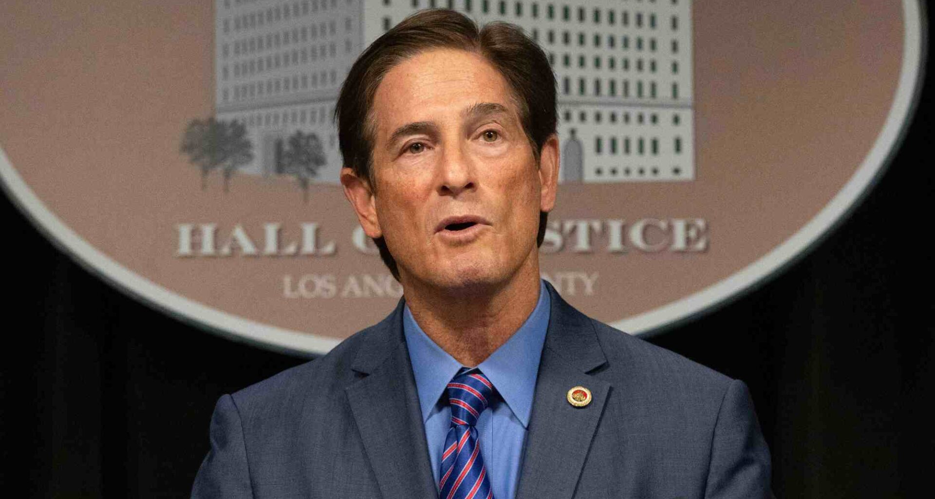 LA County DA Nathan Hochman joins Altadena town hall on fire recovery crimes – Pasadena Star News