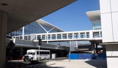 LAX, Burbank, ONT get solid ratings in new JD Power airport survey – Daily News