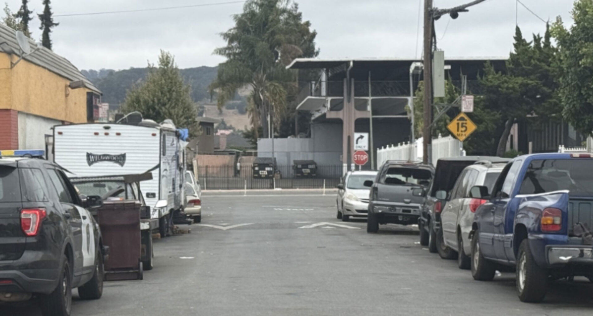 Is that my curb? East Oakland residents feel relief as cops tow numerous abandoned cars