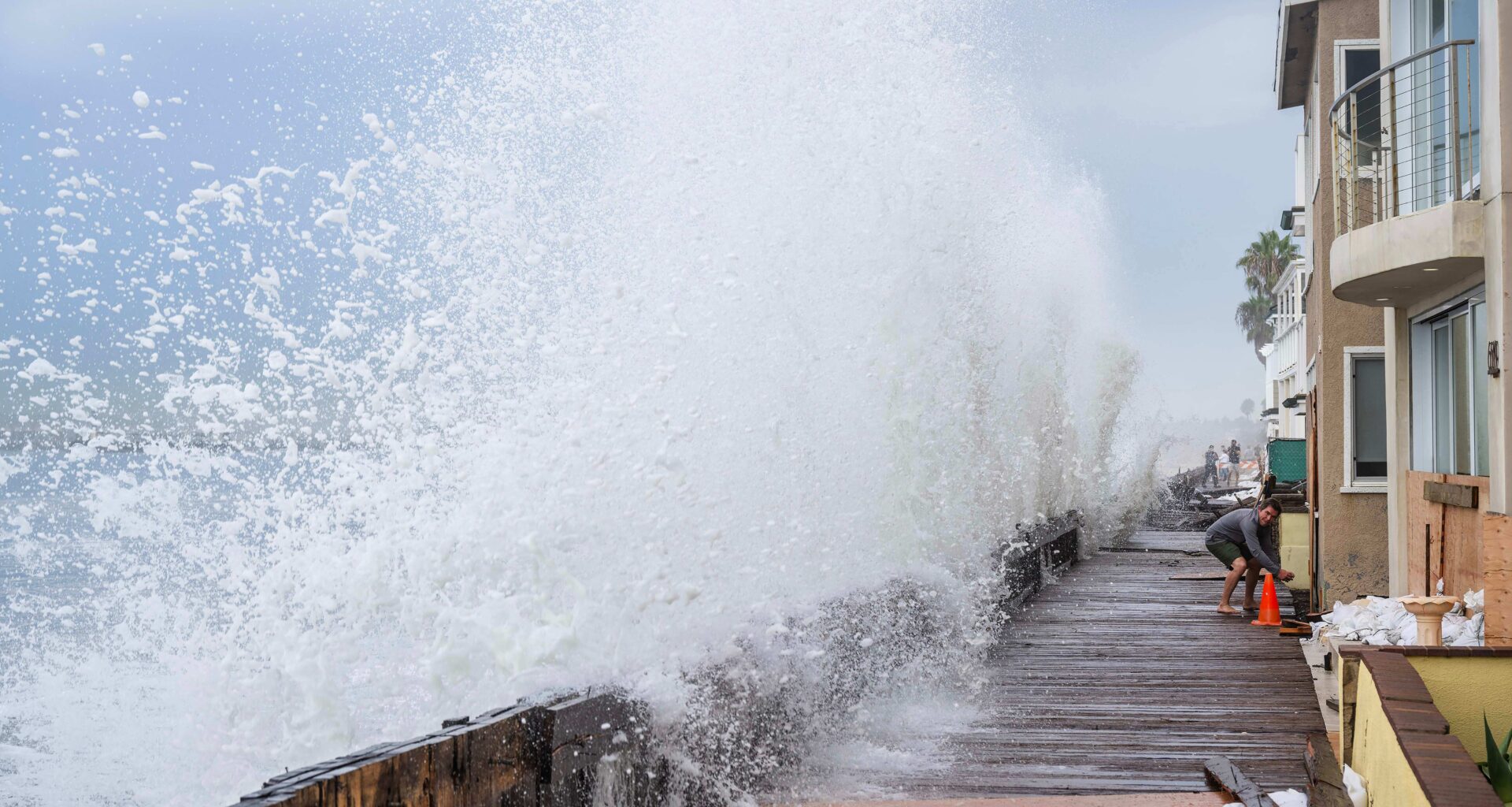 Evacuations lifted in Long Beach where high tide, pounding waves damaged historic boardwalk – Press Telegram