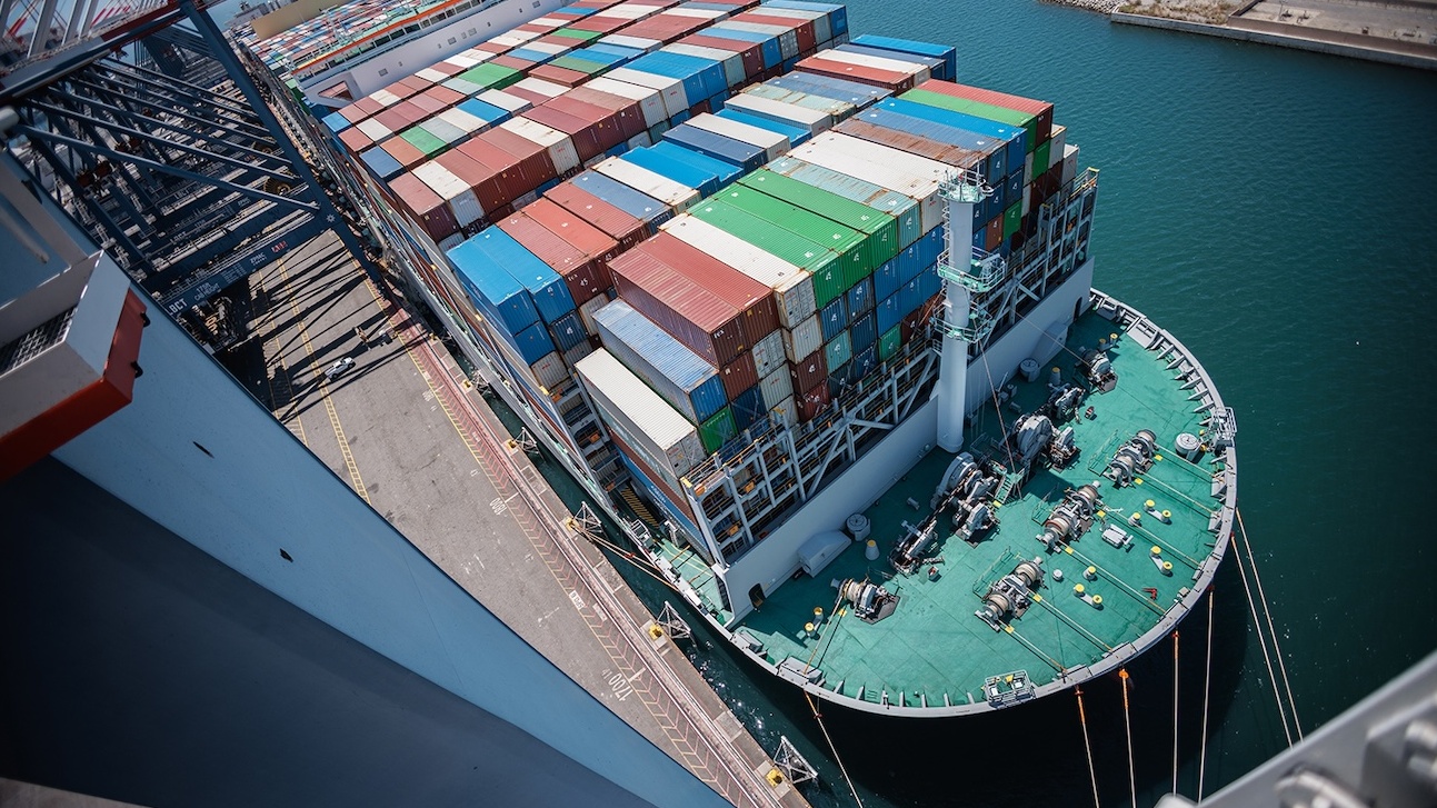 Almost 1 million TEUs in new record for this U.S. container gateway