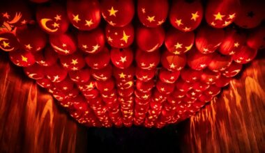Fall lovers: Enter a woodsy realm lit by over 10,000 hand-carved jack o’lanterns – NBC Los Angeles