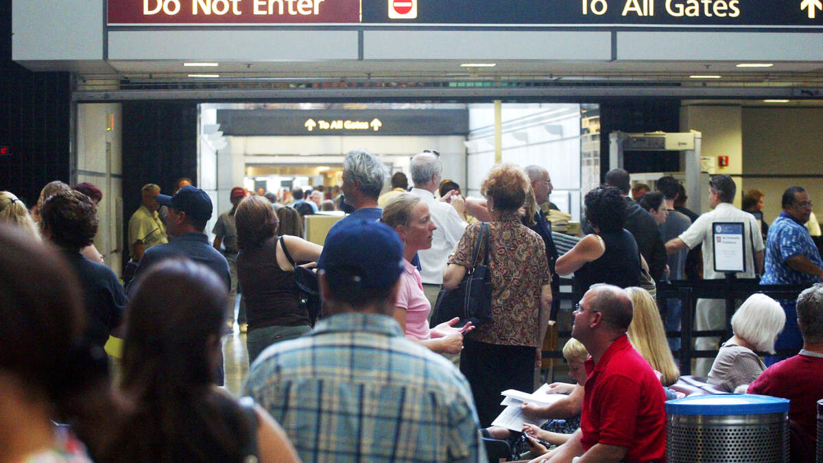 Fresno Yosemite Airport weighs gate pass program for visitors
