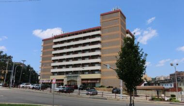 New grocery store and apartment building planned for Oakland develops further