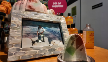 Escondido employee co-creates Lush’s Día de Muertos collection – NBC 7 San Diego