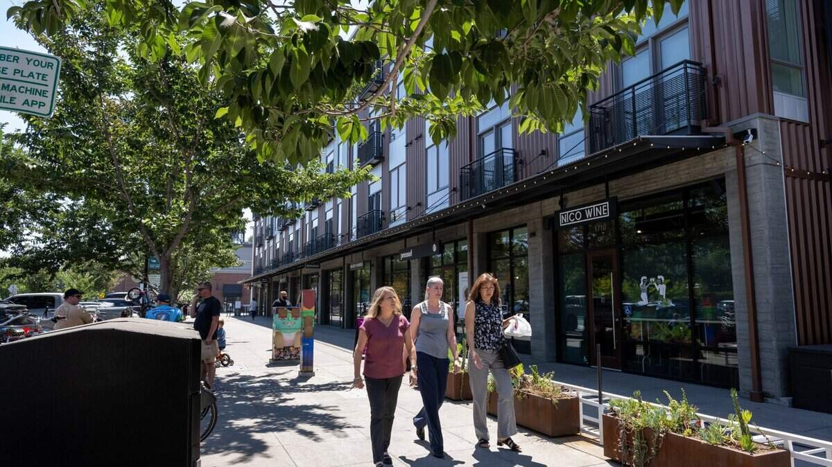Sacramento night market returns to R Street Corridor