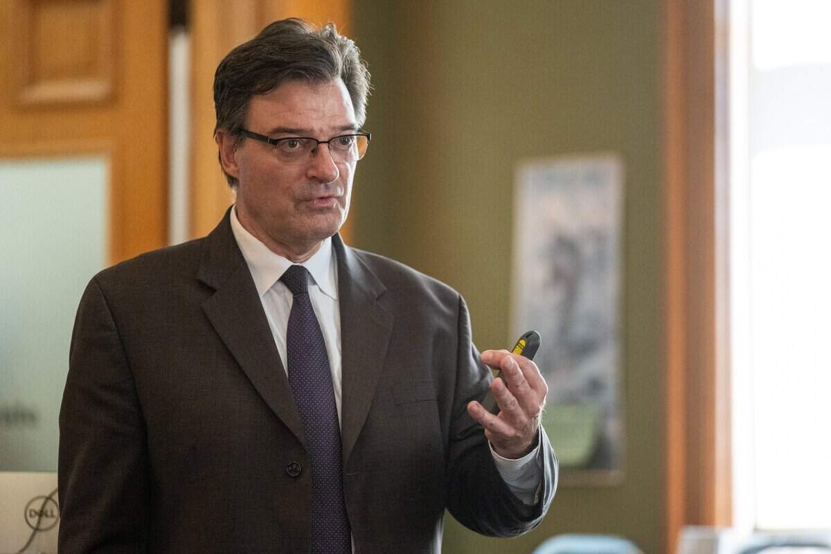 Phil Oates’ attorney Chris Hogan speaks during opening statements of a trial regarding a wrongful death lawsuit against Phil Oates at Placer Superior Court in Auburn on Tuesday.