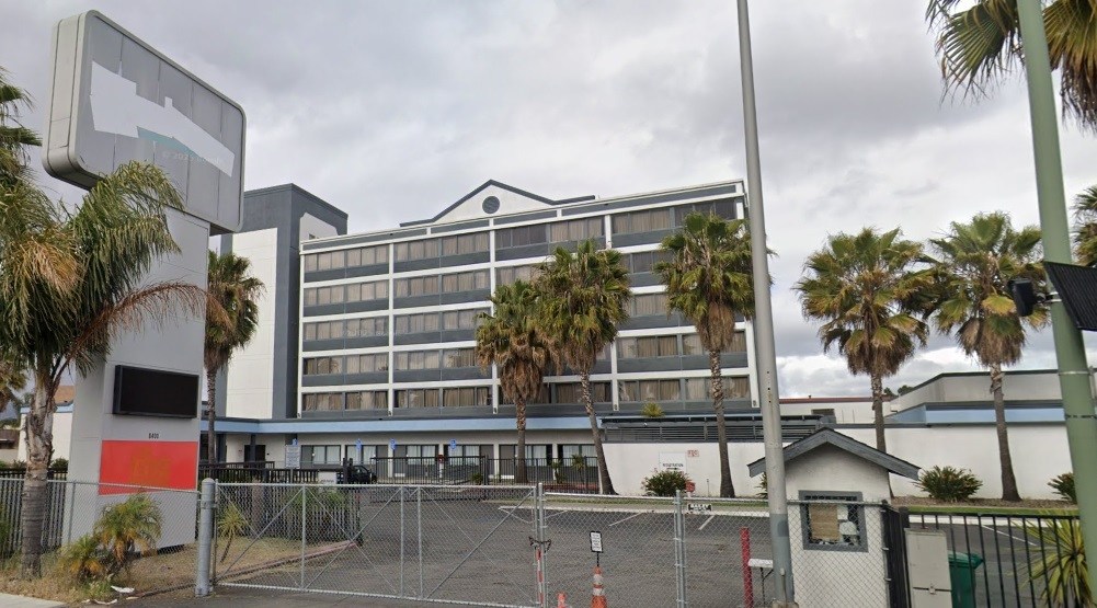 Nonprofit that tackles homelessness buys money-troubled Oakland hotel