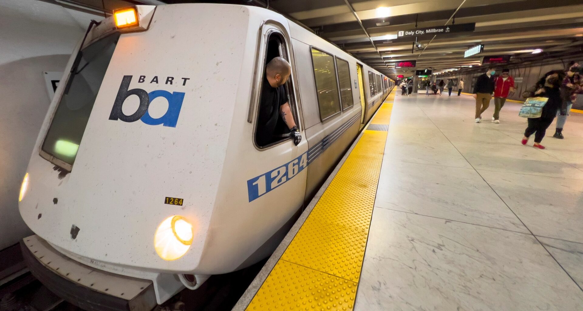 Major delays continue to plague BART -- two lines closed