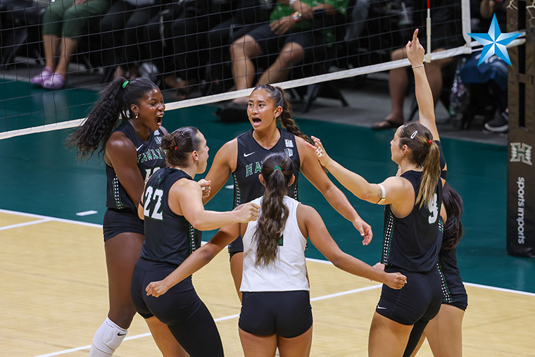 Hawaii Rainbow Wahine volleyball team defeats San Diego at Stan Sheriff Center