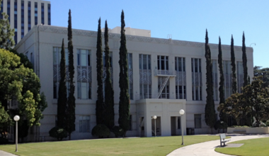Fresno County moves forward with allowing prosecutors to carry firearms