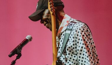 Blues legend Buddy Guy, resolutely unretired at 90, sizzled and fizzled in f-bomb-punctuated San Diego concert – San Diego Union-Tribune