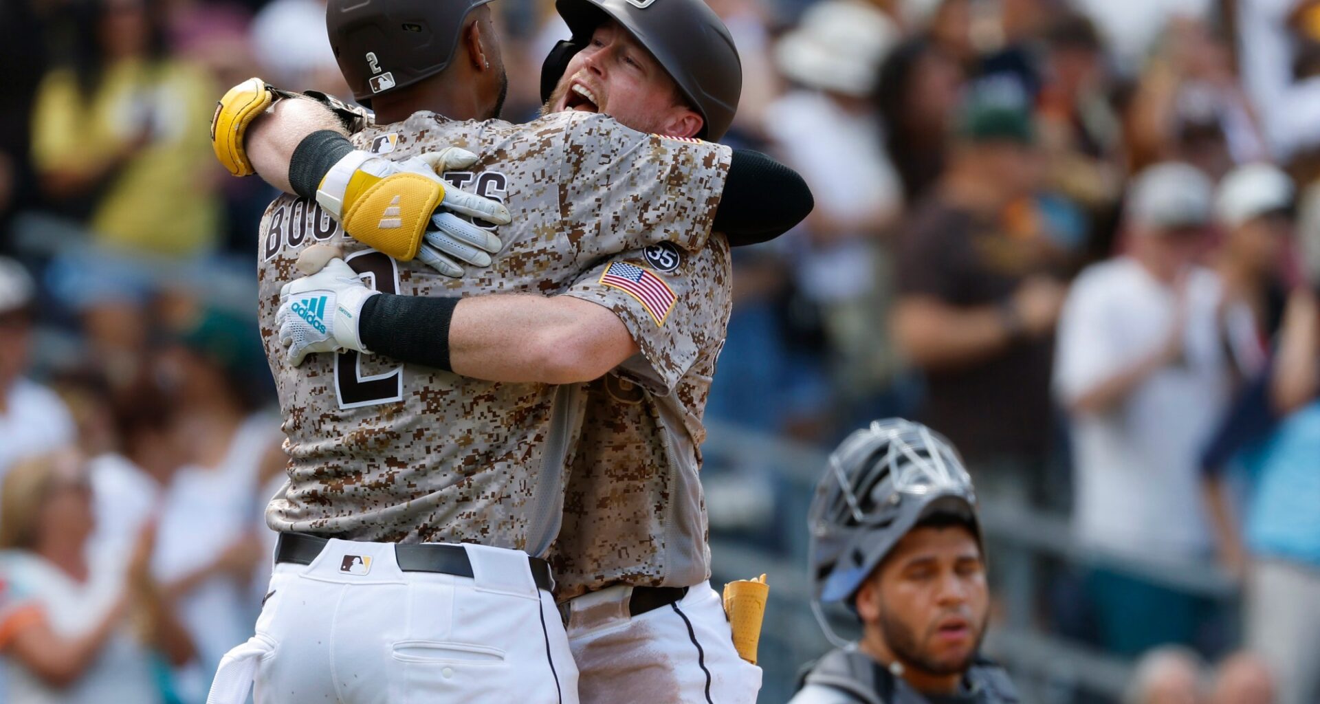 Padres complete sweep of Marlins, continue advance toward postseason