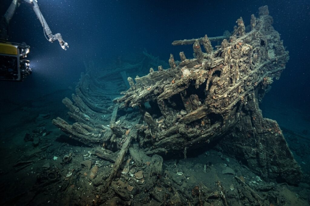 Historian and archaeologist Ricardo Borrero Londono focused his attention on the regressive naval architecture of the San Jose galleon