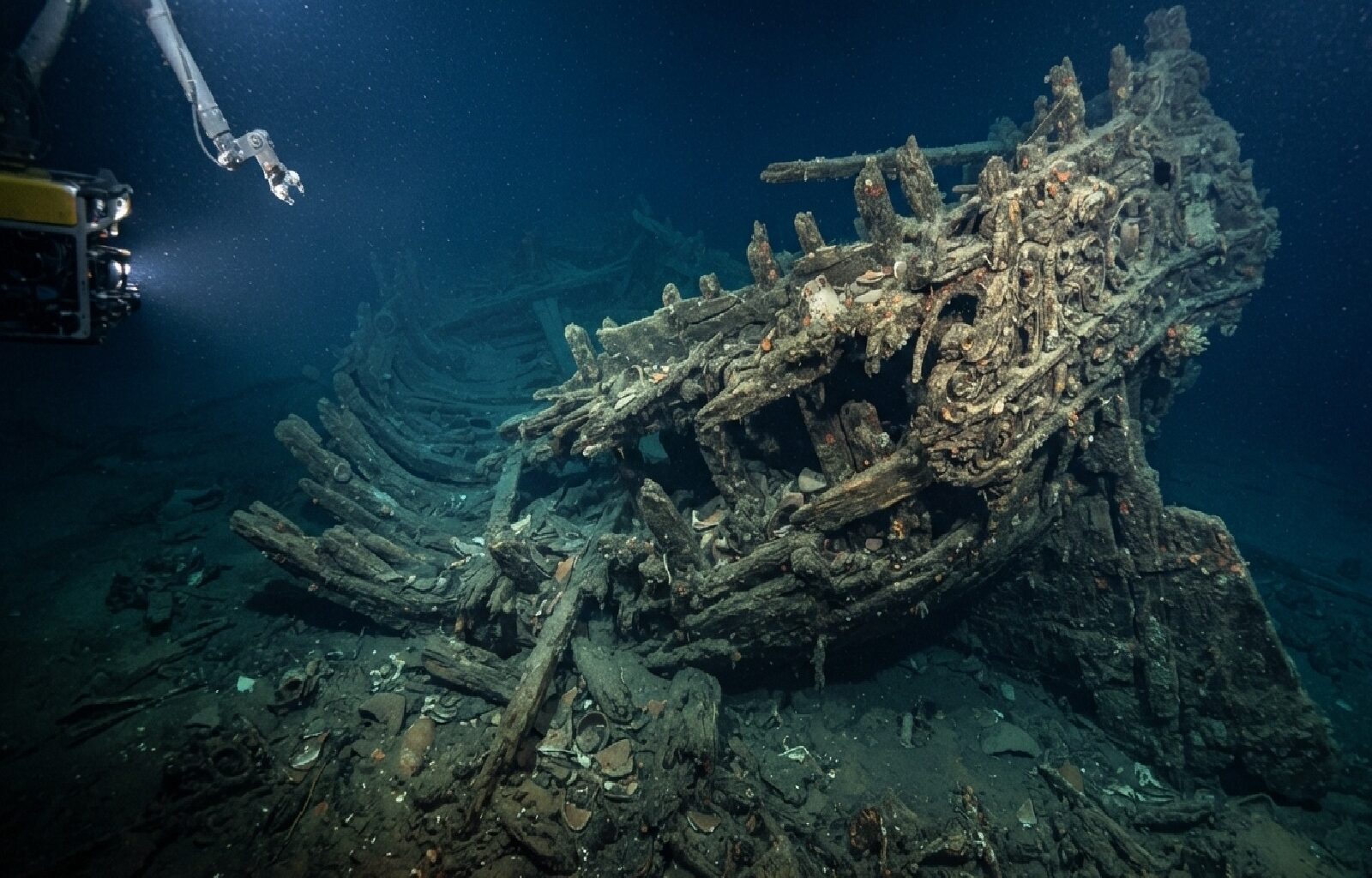 Historian and archaeologist Ricardo Borrero Londono focused his attention on the regressive naval architecture of the San Jose galleon