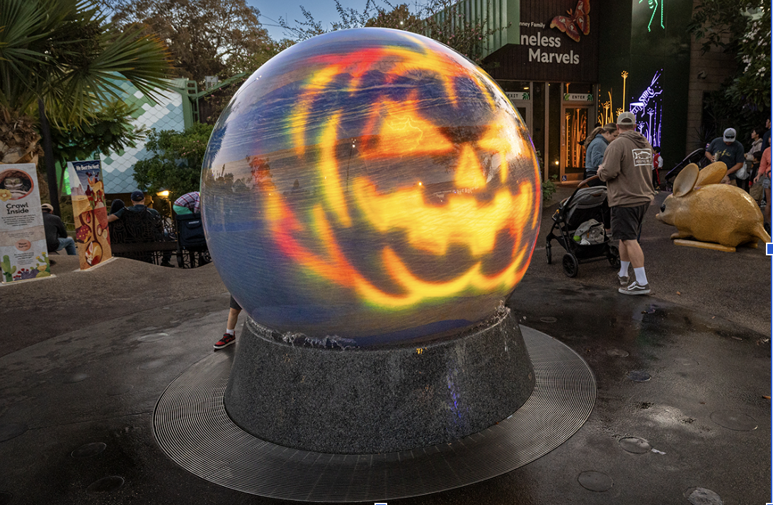 HalGLOWeen returns to the San Diego Zoo
