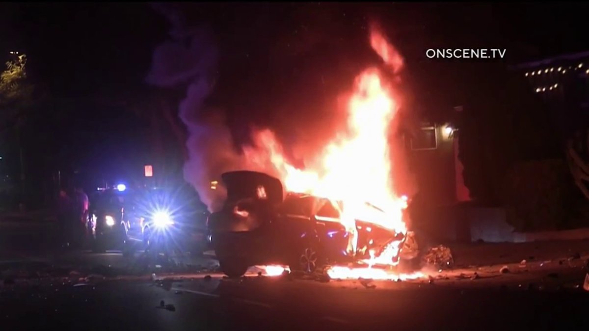 Stolen car pursuit ends in fiery crash in Lakewood – NBC Los Angeles