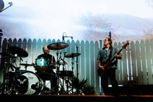 Patrick Wilson, Scott Shriner, Weezer