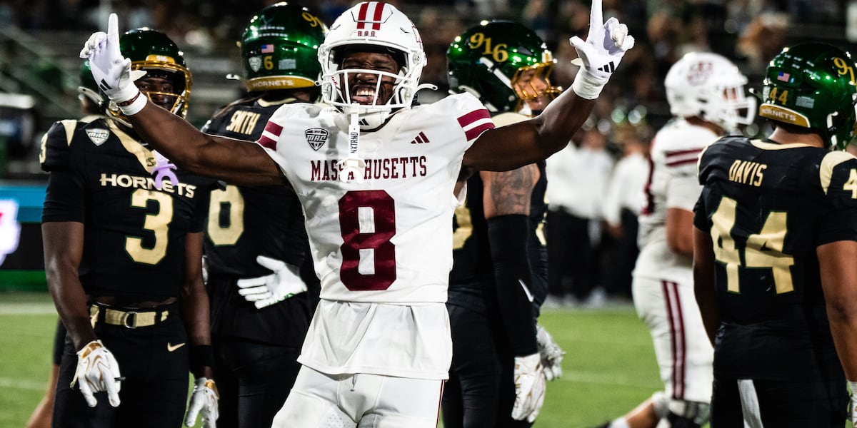 UMass beats Sacramento State 35-6 to move to 4-0