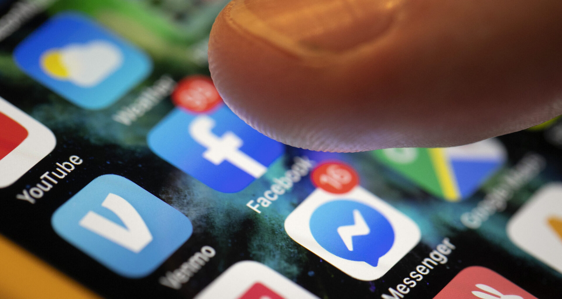 California enacts laws restricting chatbots and banning teens from ‘addictive’ social media • Long Beach Post News