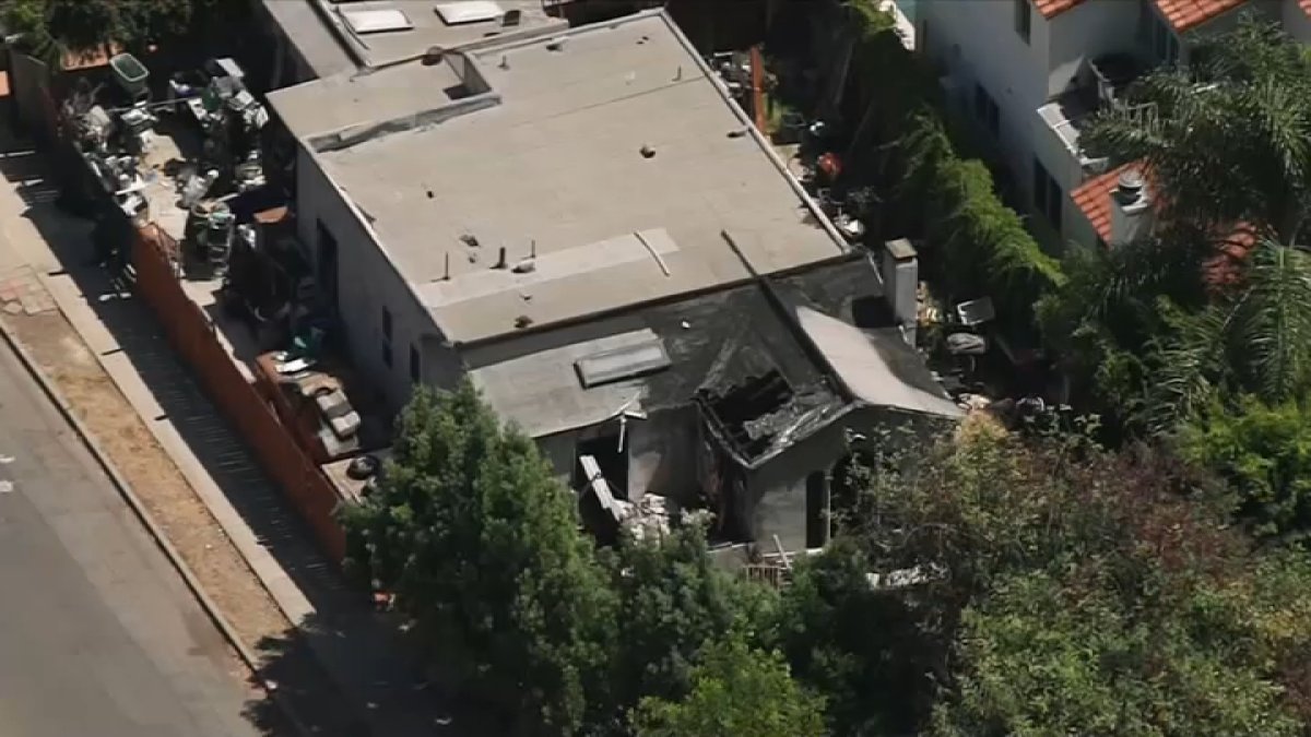 Neighbors plea for help about Beverly Grove ‘problem property’ – NBC Los Angeles