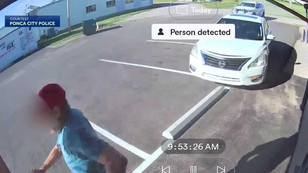 Oklahoma driver allegedly tries to run over ex before bystander intervenes
