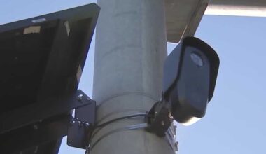 California lawmaker backs penalties for license plate data misuse
