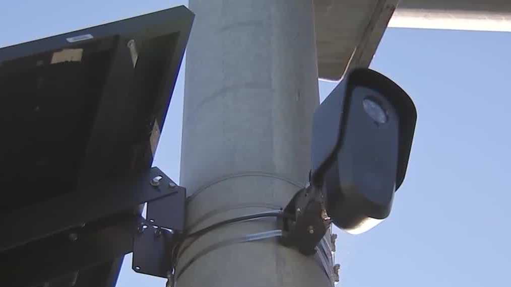 California lawmaker backs penalties for license plate data misuse