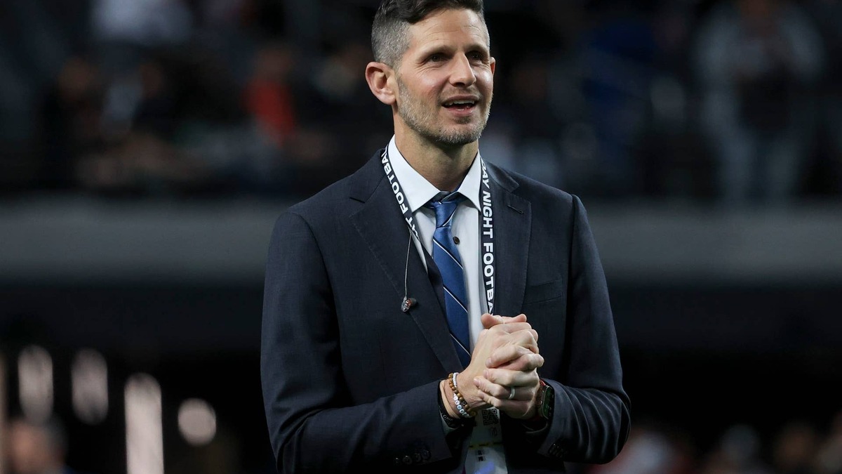 NFL Fans Want Dan Orlovsky Fired For Jalen Hurts Comment