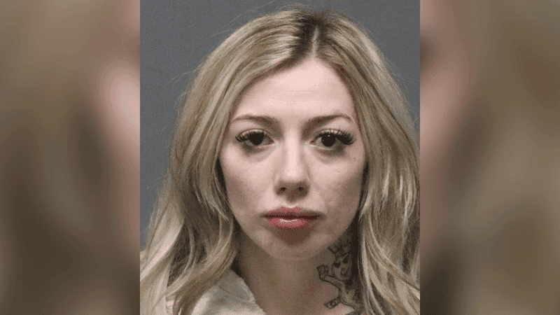 Andrea Shae Bundy is wanted on a Felony Warrant for Assault and Robbery. (Photo: Valley Crime Stoppers)