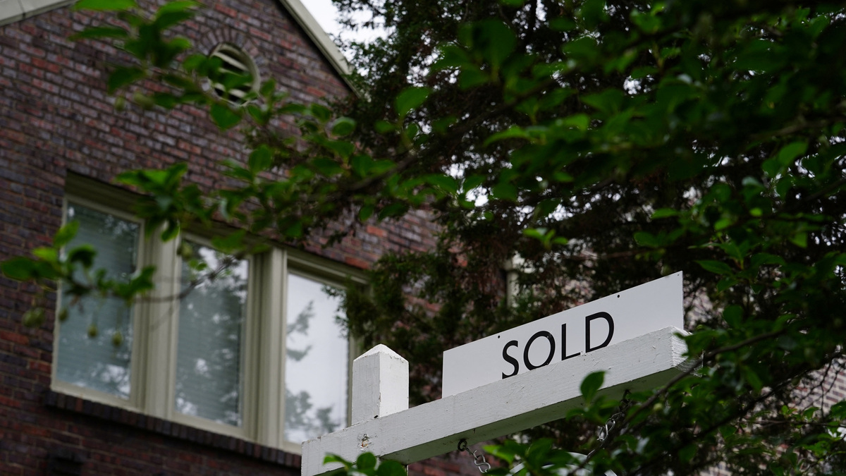 California home sales inch up in August despite rate surge