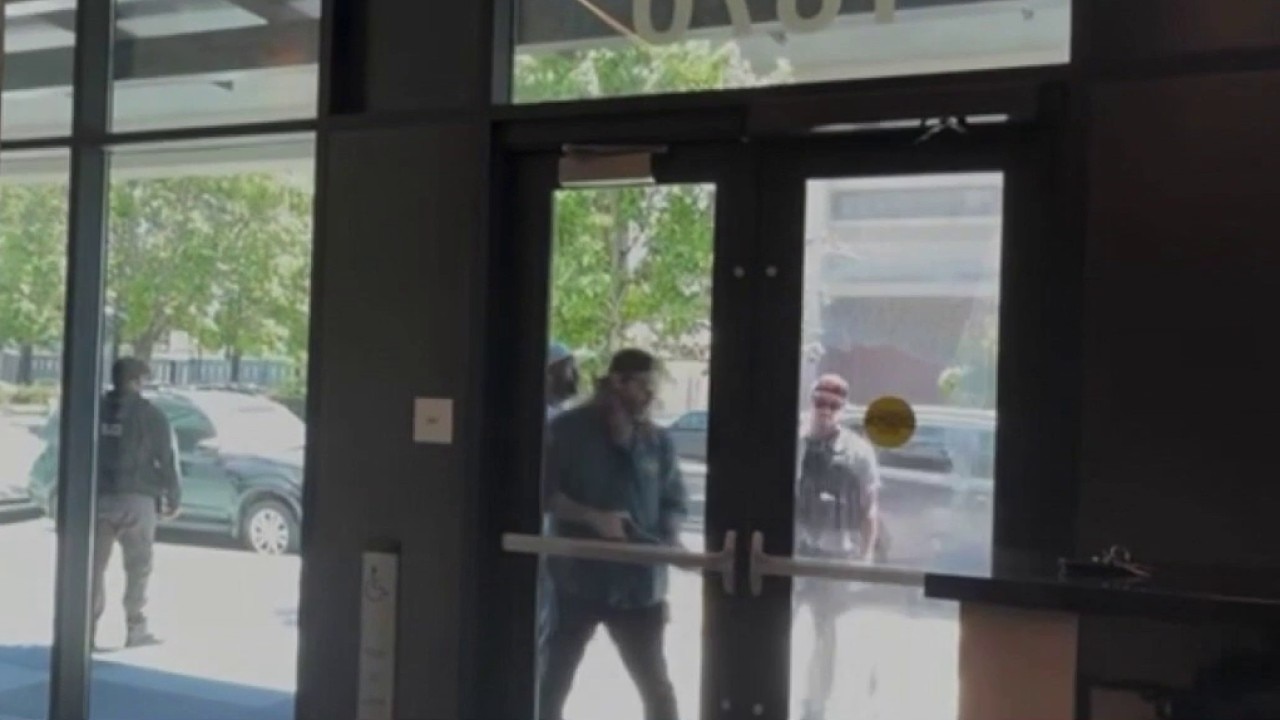 Lawsuit filed over police raid of Oakland Black Panther Apartments