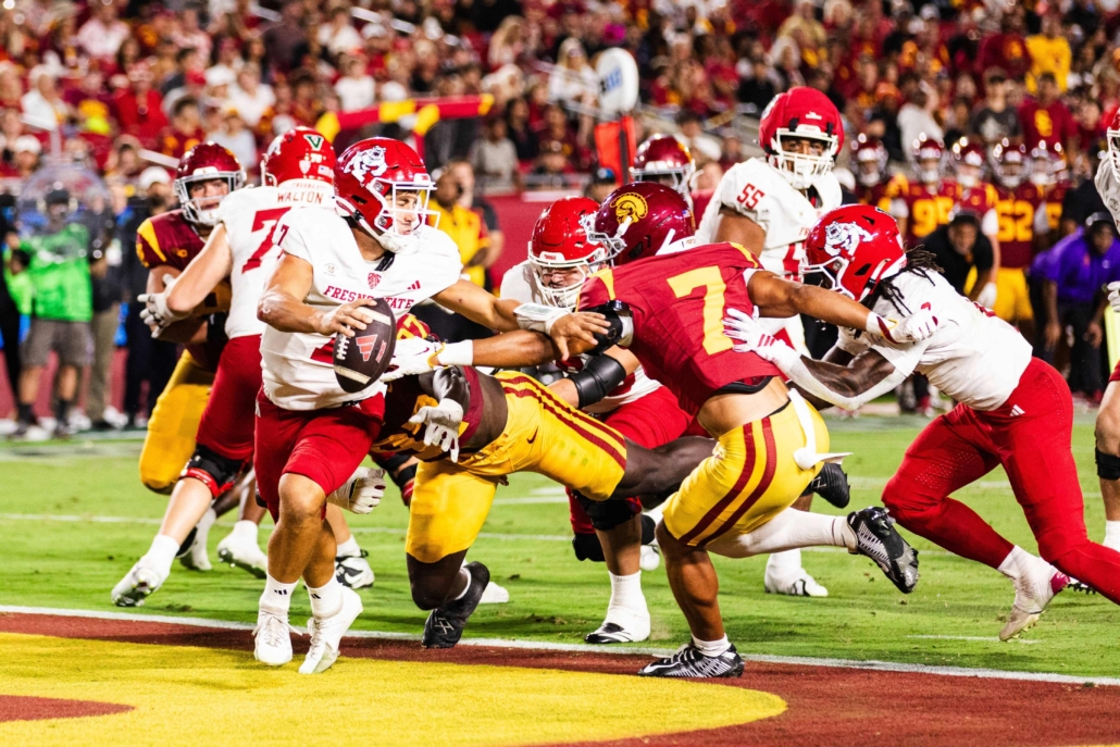 No. 14 USC football dominates Fresno State in 39-0 victory