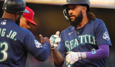 Mariners preserve series finale in Anaheim, 7-2