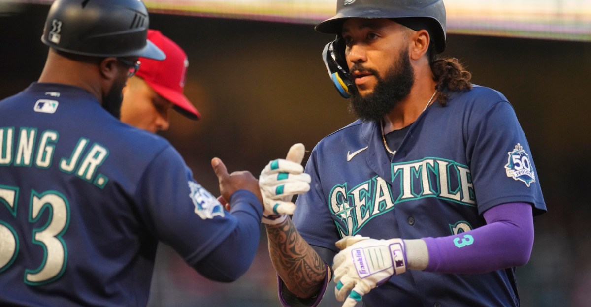 Mariners preserve series finale in Anaheim, 7-2