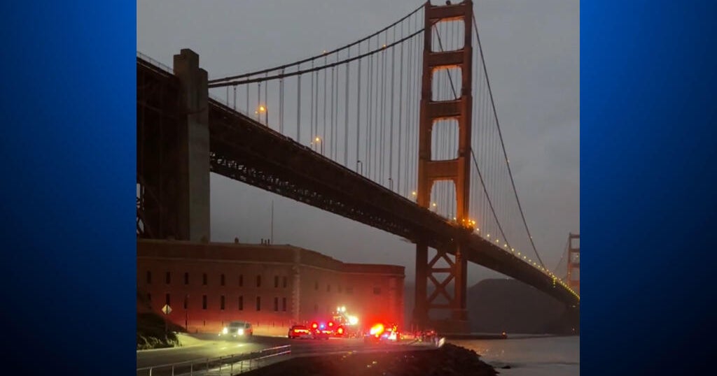 Fishing boat crashes on rocks near Golden Gate Bridge, 3 injured boaters rescued