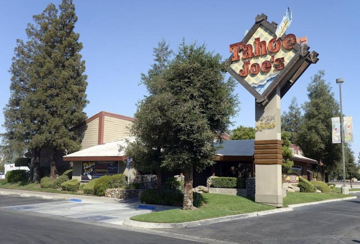 Steakhouse chain born in Fresno closes another location. What happened to Tahoe Joe’s?