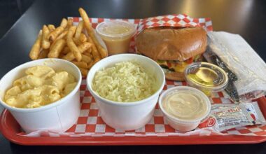 Yard Burger settles into new, and only, Blackstone Avenue location in Fresno
